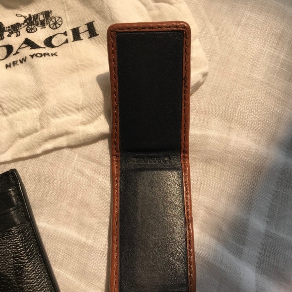 Two Coach products, a card case and a money clip - Picture 6 of 6